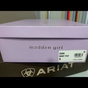 Madden Girl Dion Platform Mint pumps size 6 NEW
